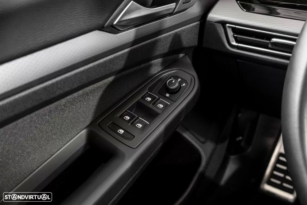 Volkswagen Golf 2.0 TDI Style DSG — fotografia 25