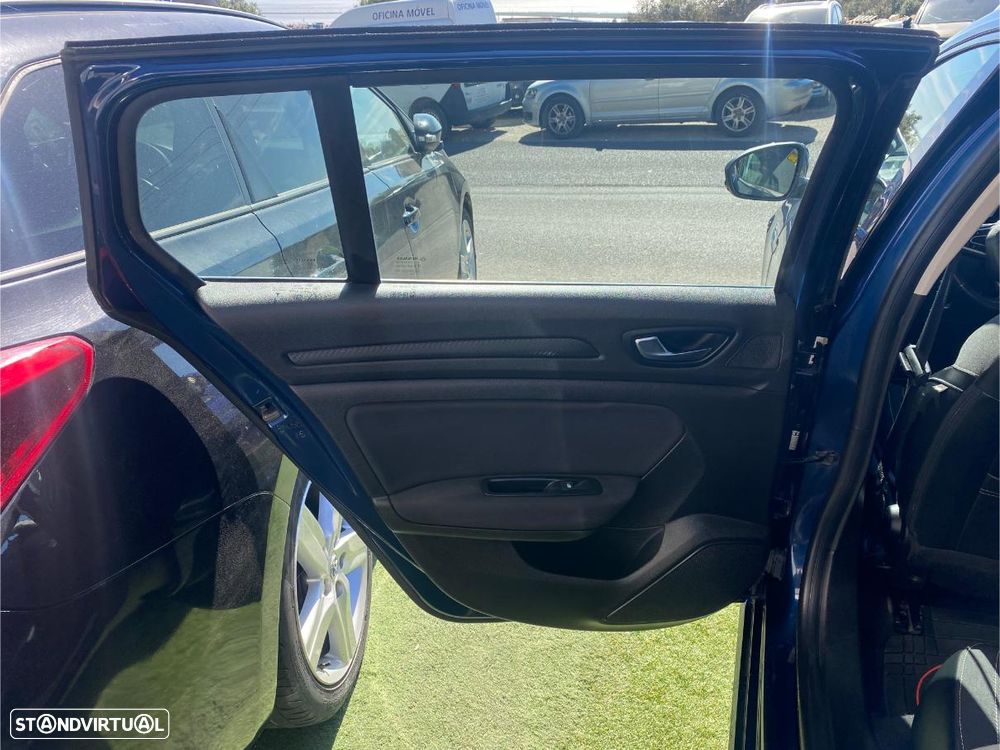 Renault Mégane Sport Tourer - 8