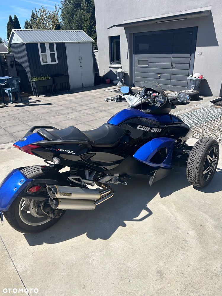 Can-Am Spyder - 4