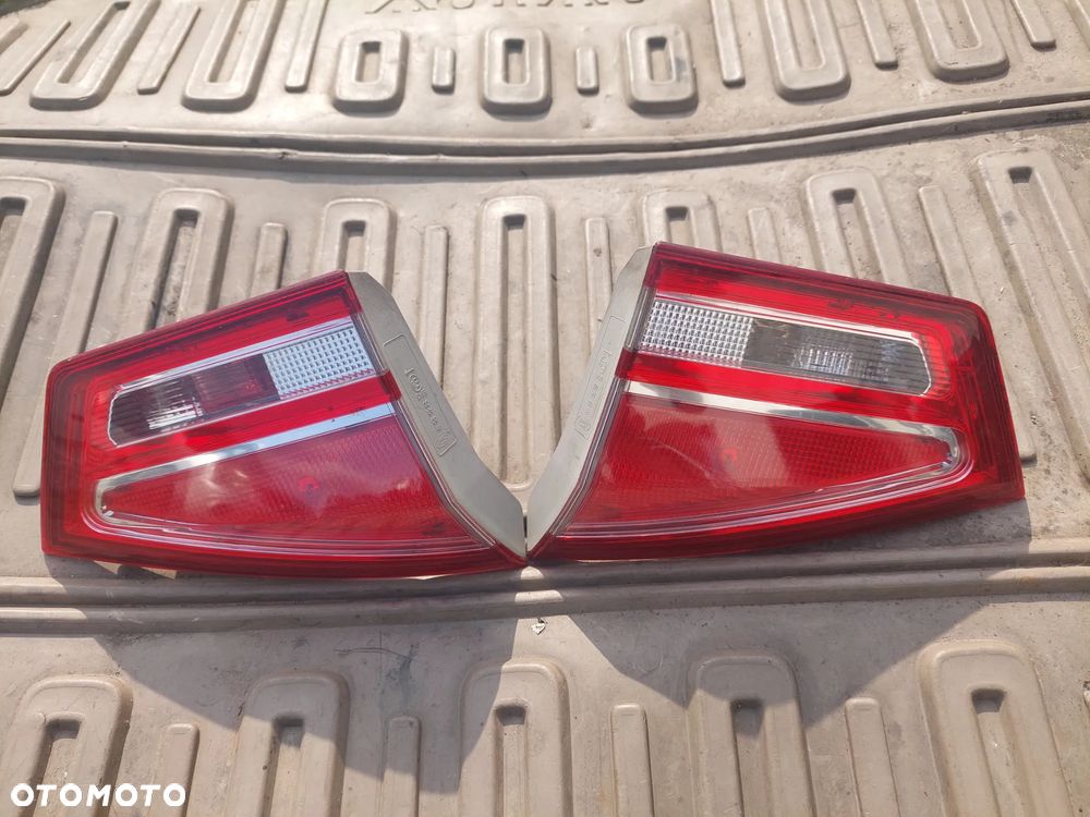 Lampa tył w klapę lewa prawa Ford B-Max - 1