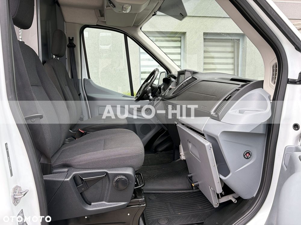 Ford Transit - 25