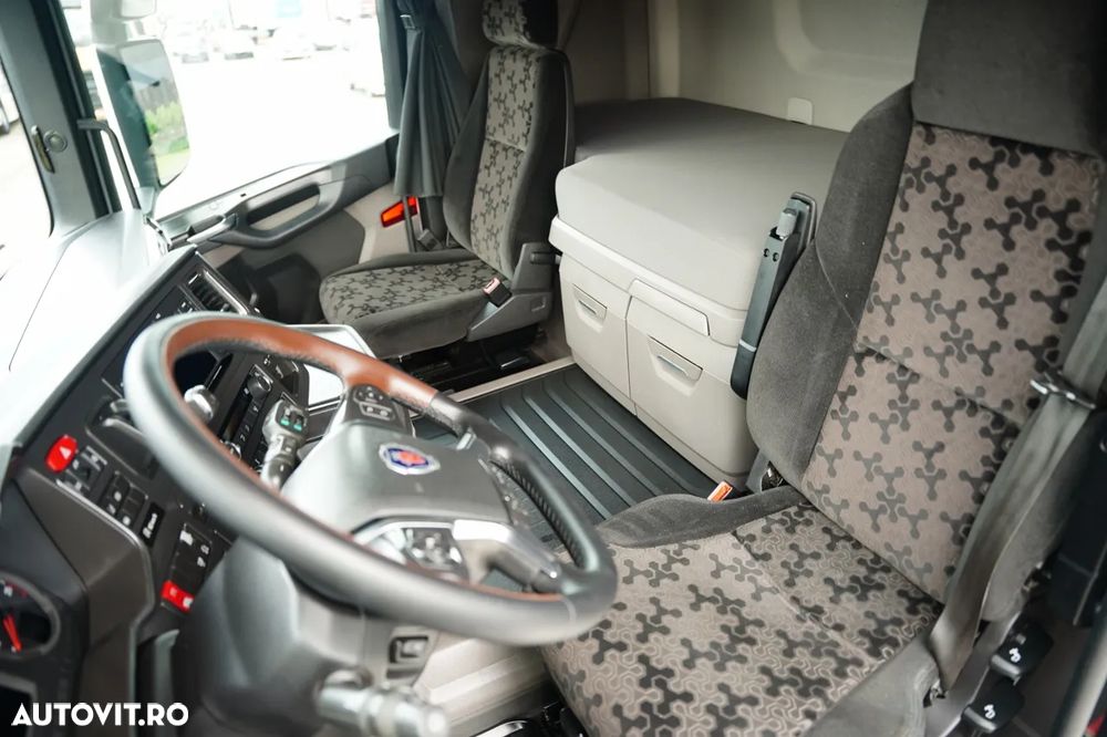Scania R 520 / V8 / SISTEM HIDRAULIC / RETARDER / I-PARK COOL / FULL AIRMATIC / EURO 6 - 26