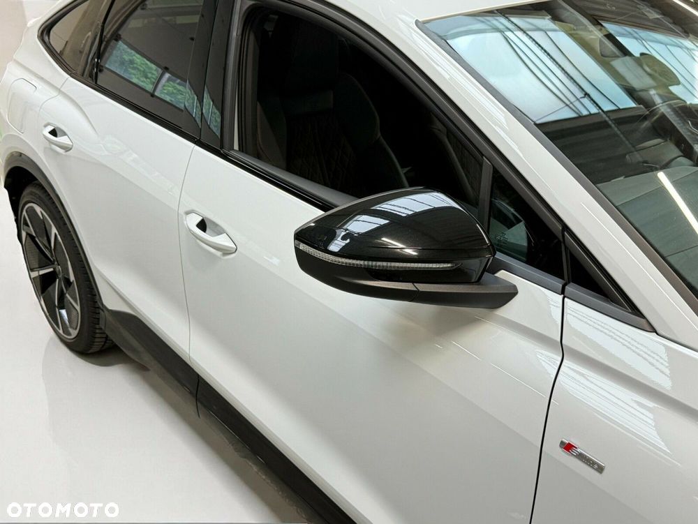 Audi Q4 e-tron - 12