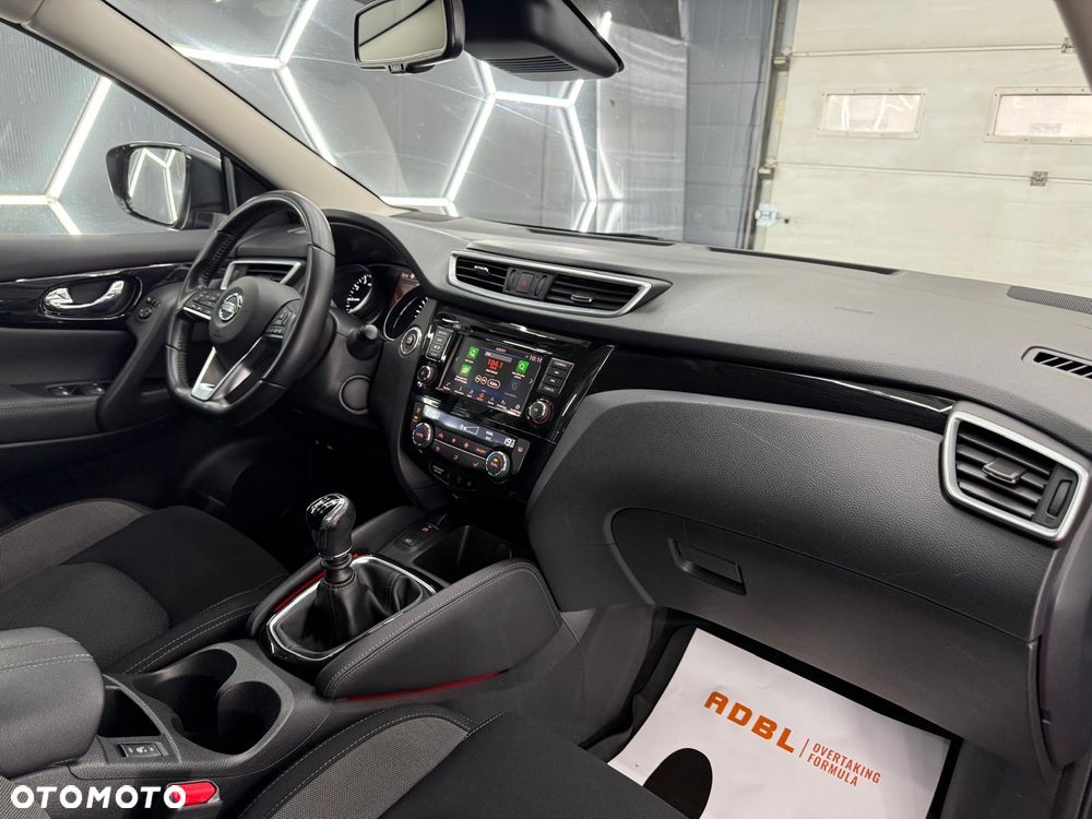 Nissan Qashqai 1.3 DIG-T N-Connecta - 30