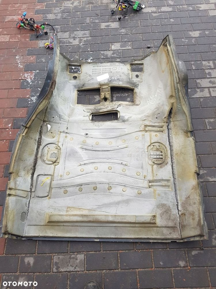 WYKŁADZINA DYWAN ŚRODKOWA DYWANIK NA TUNEL WYGŁUSZENIE DAF XF 106 E6 LIFT - 2