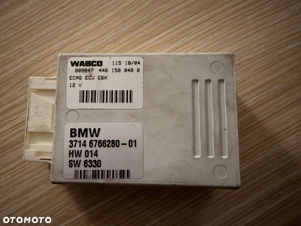 Sterownik zawieszenia pneumatycznego moduł NIVO BMW E60 E61 E65 676628 - 1