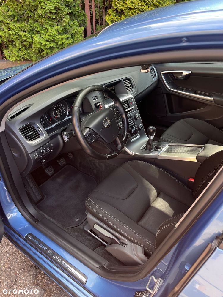 Volvo V60 T3 Momentum - 2