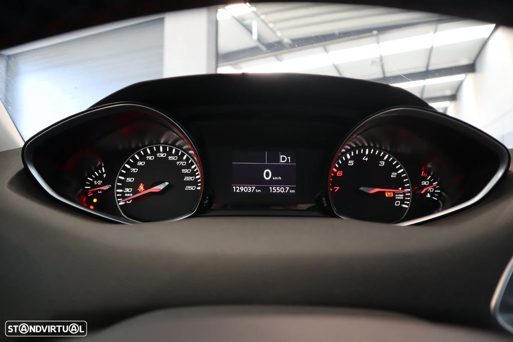 Peugeot 308 1.2 PureTech Allure Full LED EAT8 - 19