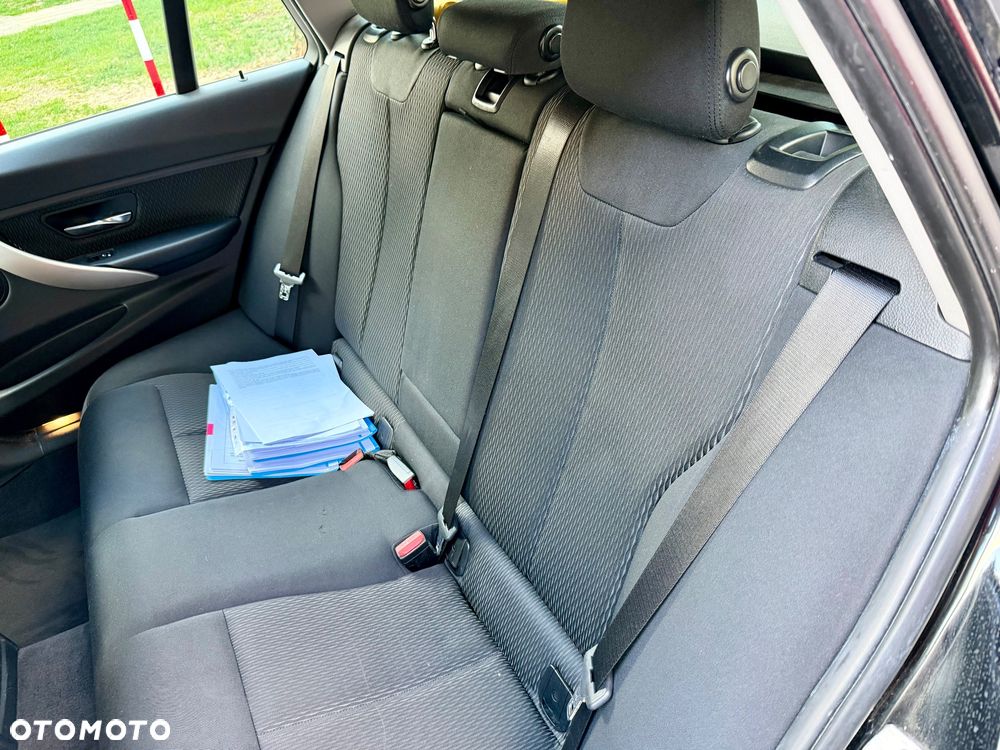 BMW Seria 3 320d xDrive Advantage sport - 20