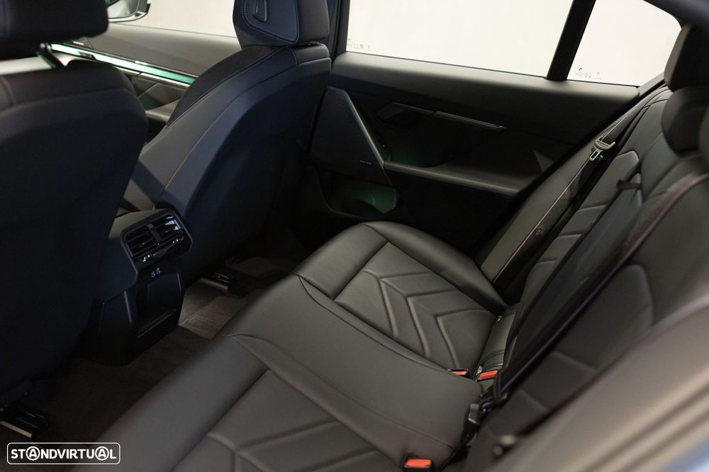 BMW 530 e Pack Desportivo M Pro - 40