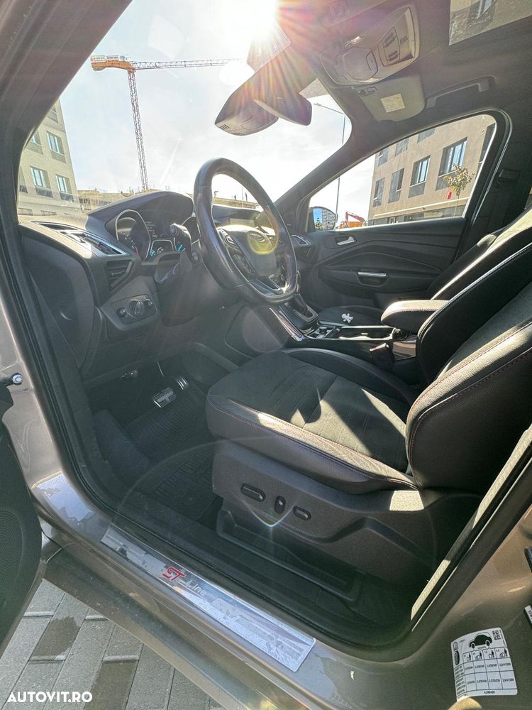 Ford Kuga 2.0 TDCi 4WD Powershift ST-Line - 11