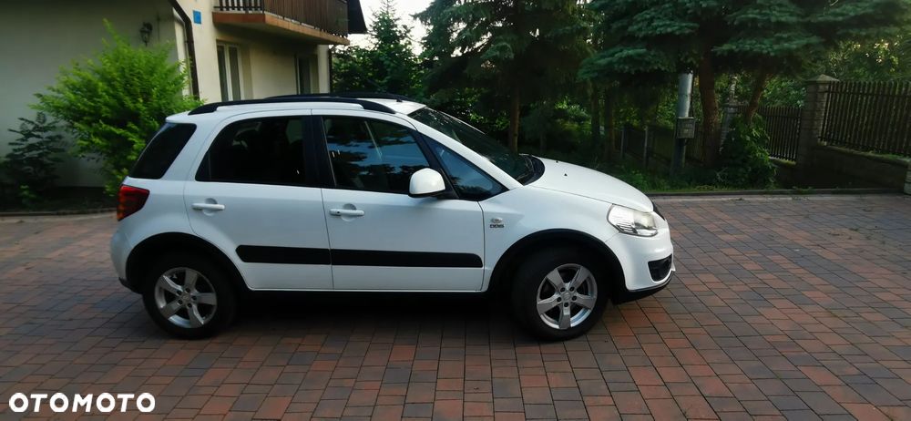 Suzuki SX4 2.0 DDiS 4x4 Style - 4