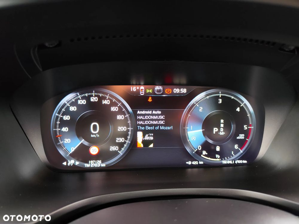 Volvo V60 B4 D Momentum Pro - 29