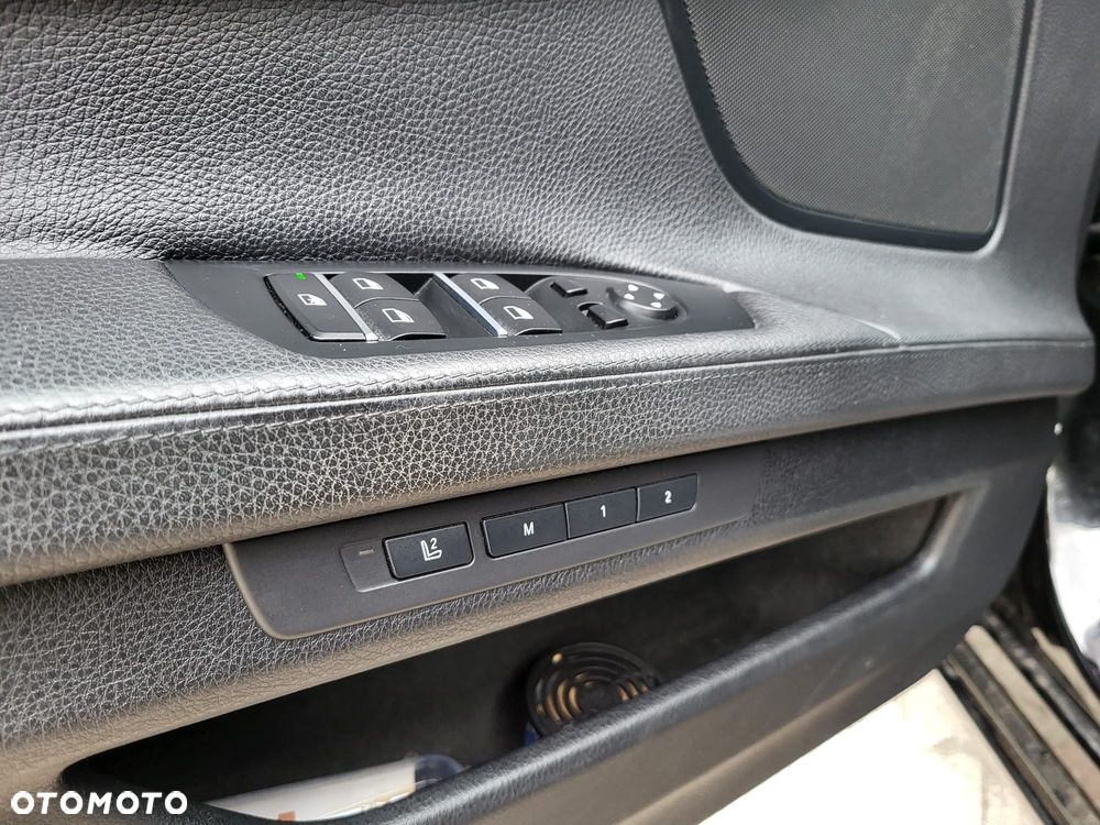 BMW Seria 7 740i Edition Exclusive - 19