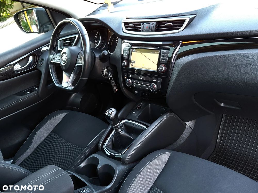 Nissan Qashqai - 25