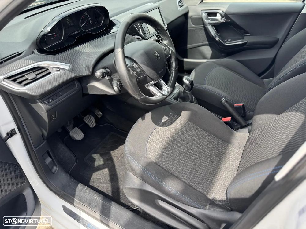 Peugeot 208 1.6 BlueHDi Style - 16