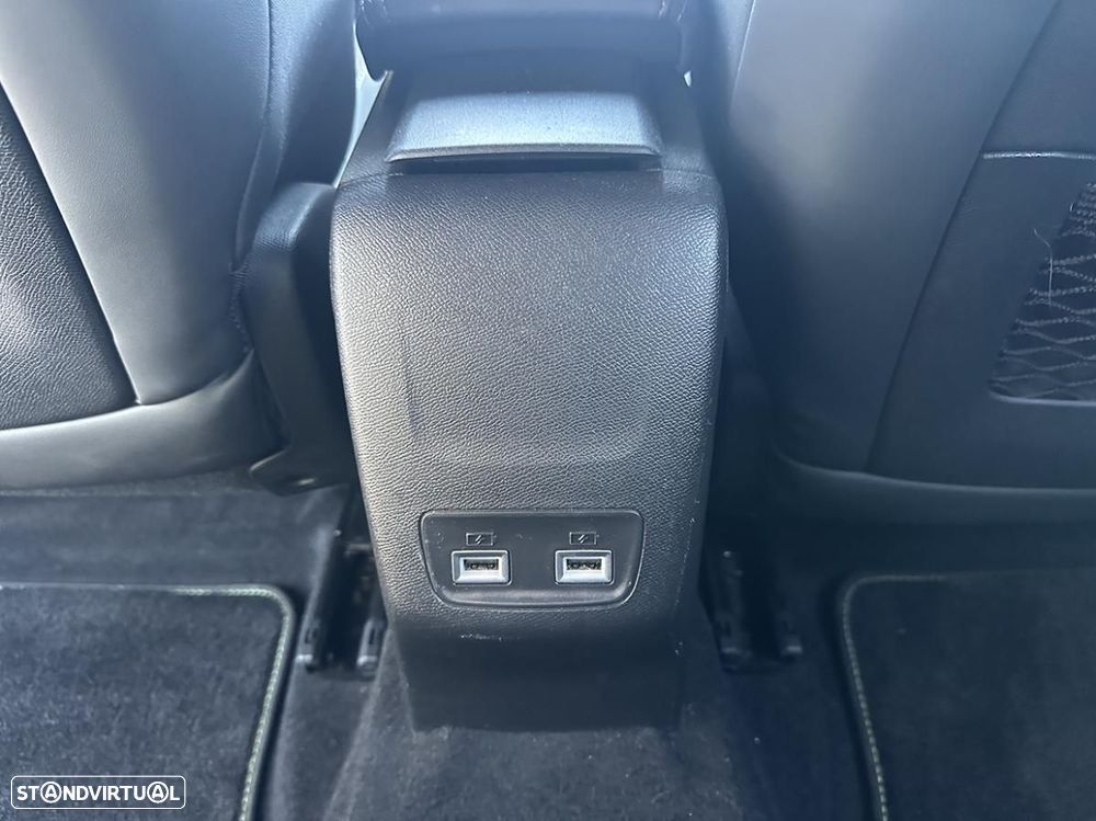 Peugeot e-2008 50 kWh GT Pack - 38