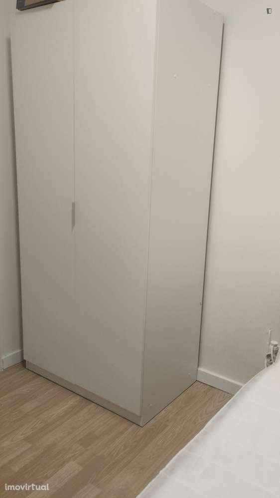 Quarto - localizado em Caldas da rainha - Grande imagem: 3/10