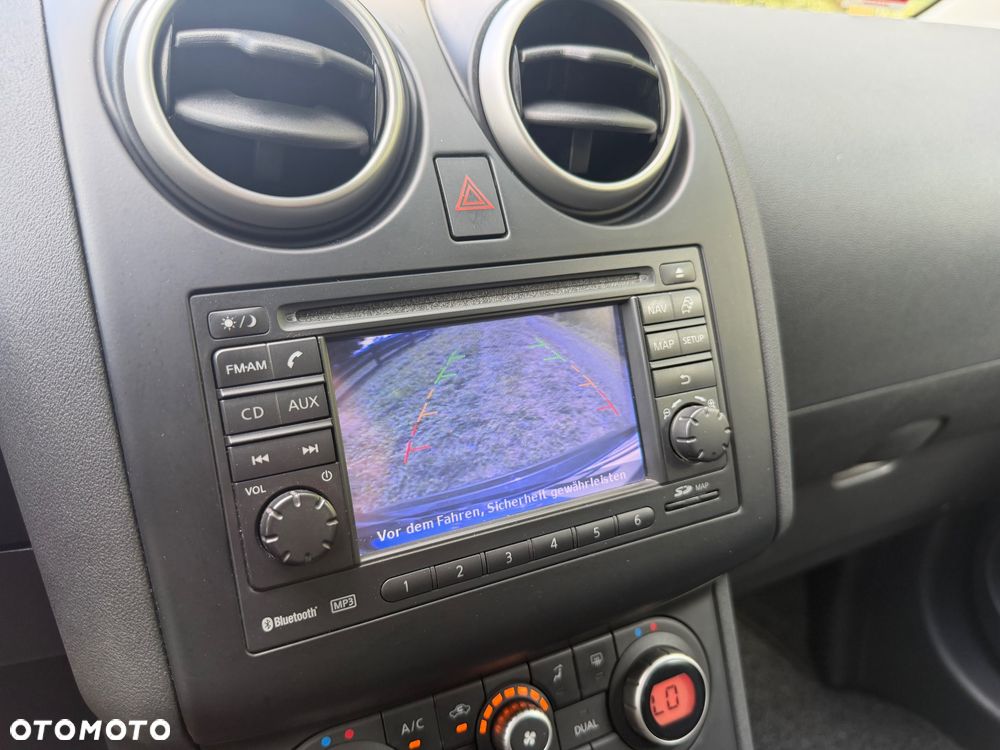 Nissan Qashqai 2.0 dCi DPF tekna - 26