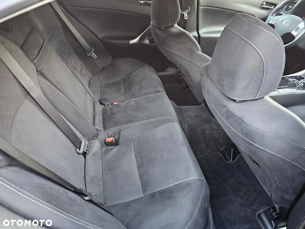 Lexus IS 250 - 26