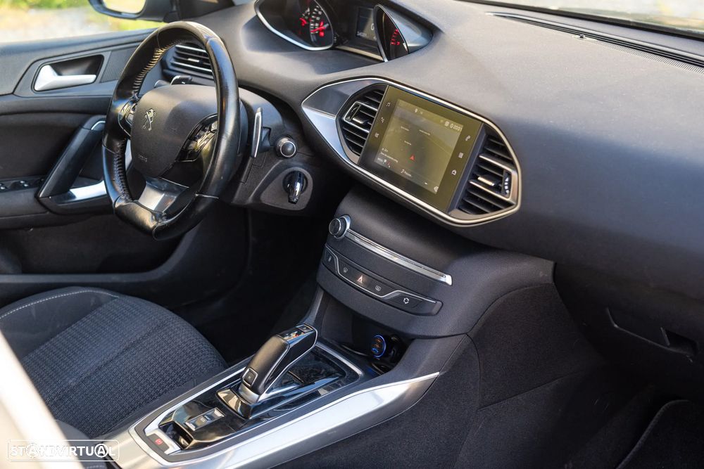 Peugeot 308 SW PureTech 130 GPF EAT8 Stop & Start Allure Business-Pack - 13