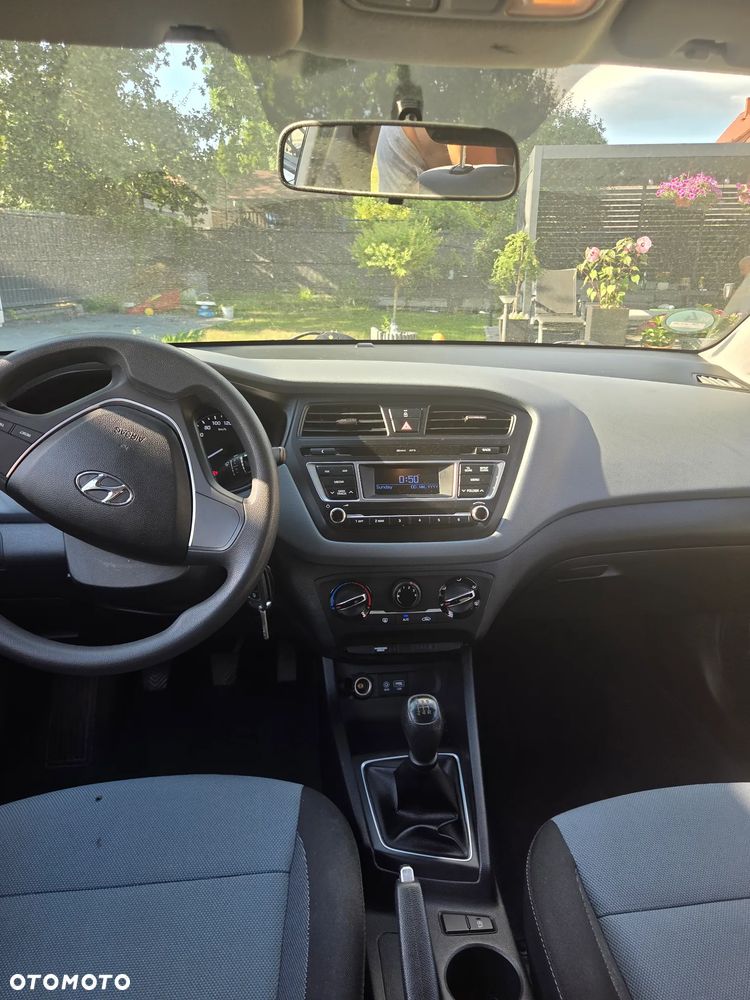 Hyundai i20 - 19