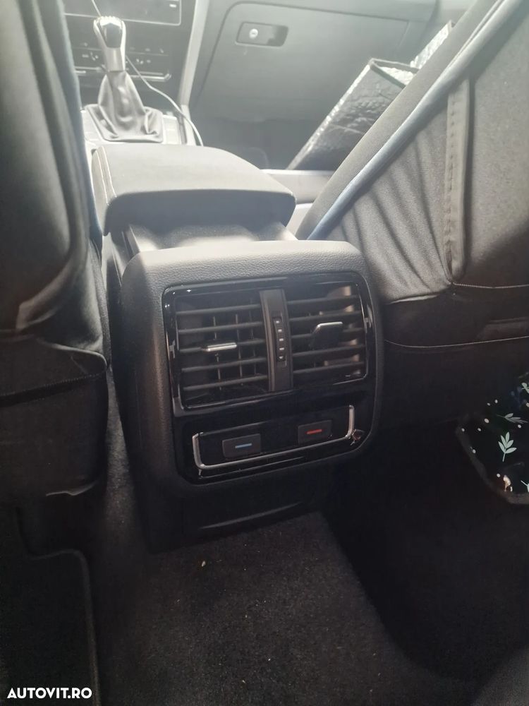Volkswagen Passat - 4