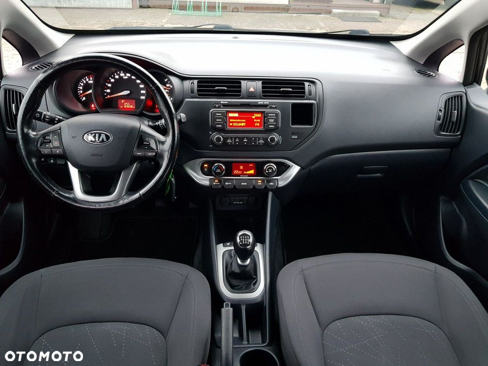 Kia Rio 1.4 Fifa World Cup Edition - 12