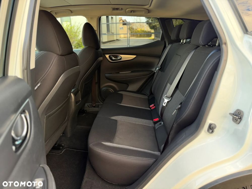 Nissan Qashqai 1.3 DIG-T N-Connecta - 31