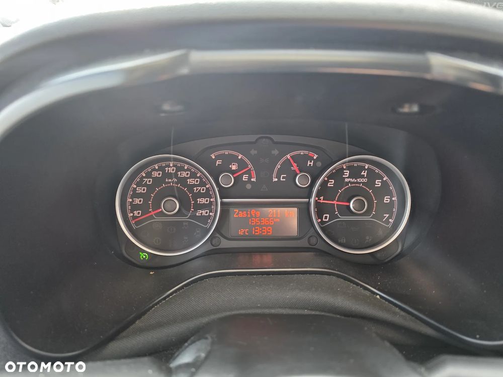 Fiat Doblo Maxi diesel 1,6 105KM blaszak 3 osobowy Krajowy FV23% - 10