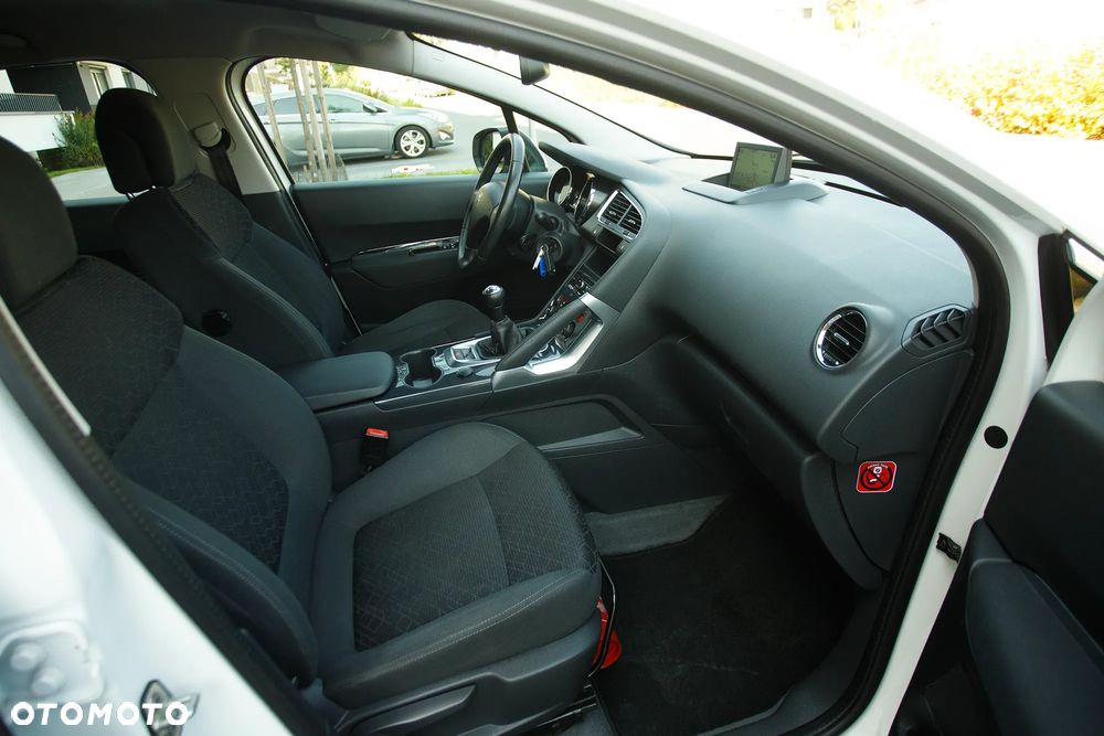 Peugeot 3008 120 VTi Premium - 32