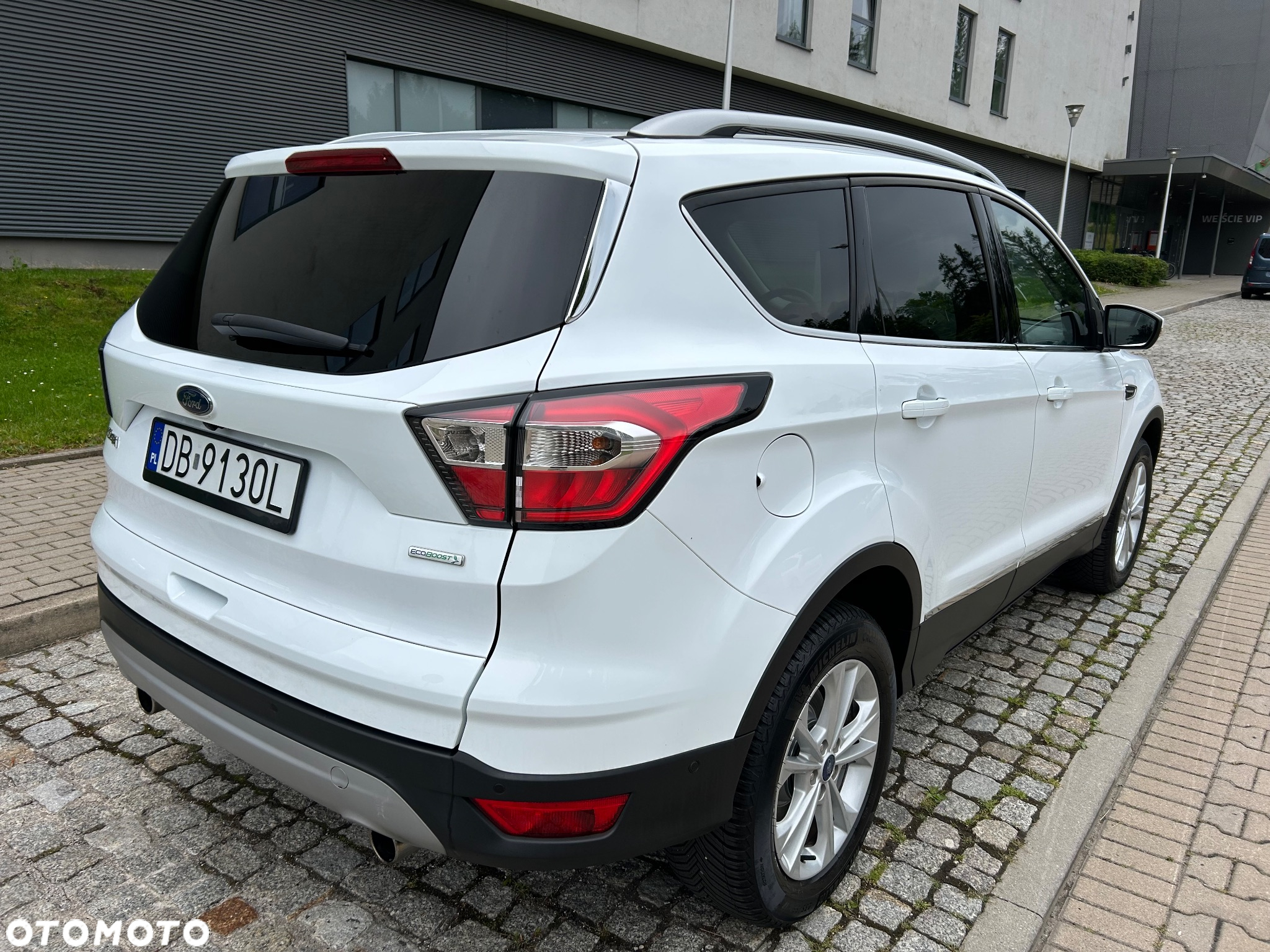 Ford Kuga 1.5 EcoBoost 2x4 Titanium - 8