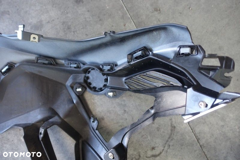 Owiewka lewa  bmw f750 2018r. - 12