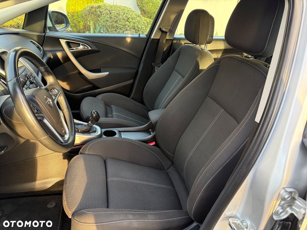 Opel Astra 1.6 Turbo Edition - 21