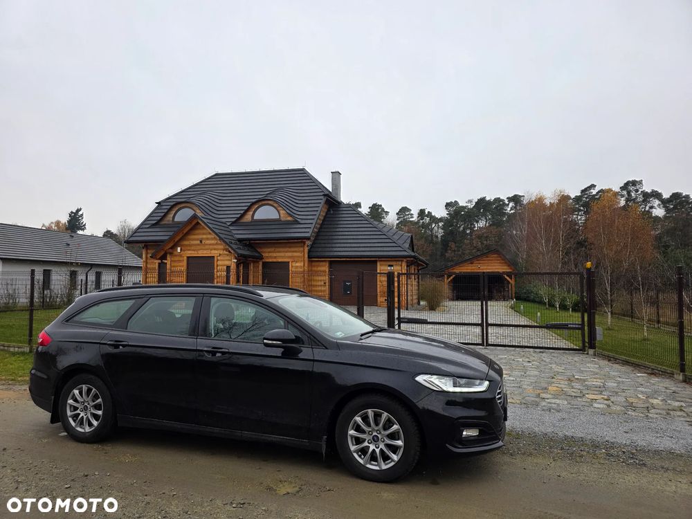 Ford Mondeo 2.0 Hybrid Trend