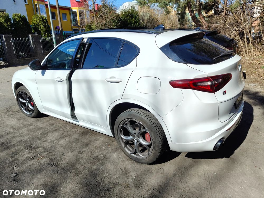 Alfa Romeo Stelvio 2.0 Turbo 16V AT8-Q4 Veloce Ti - 3