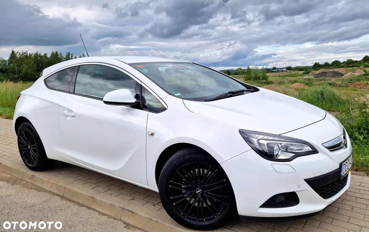 Opel Astra GTC 1.6 Turbo Innovation - 3