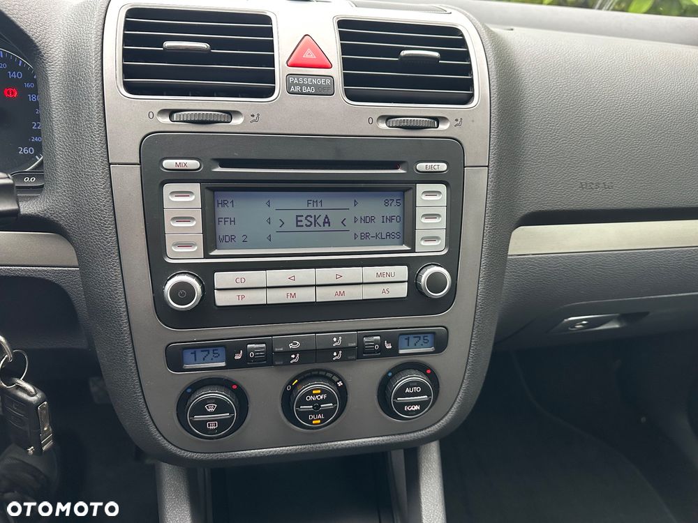 Volkswagen Golf - 8