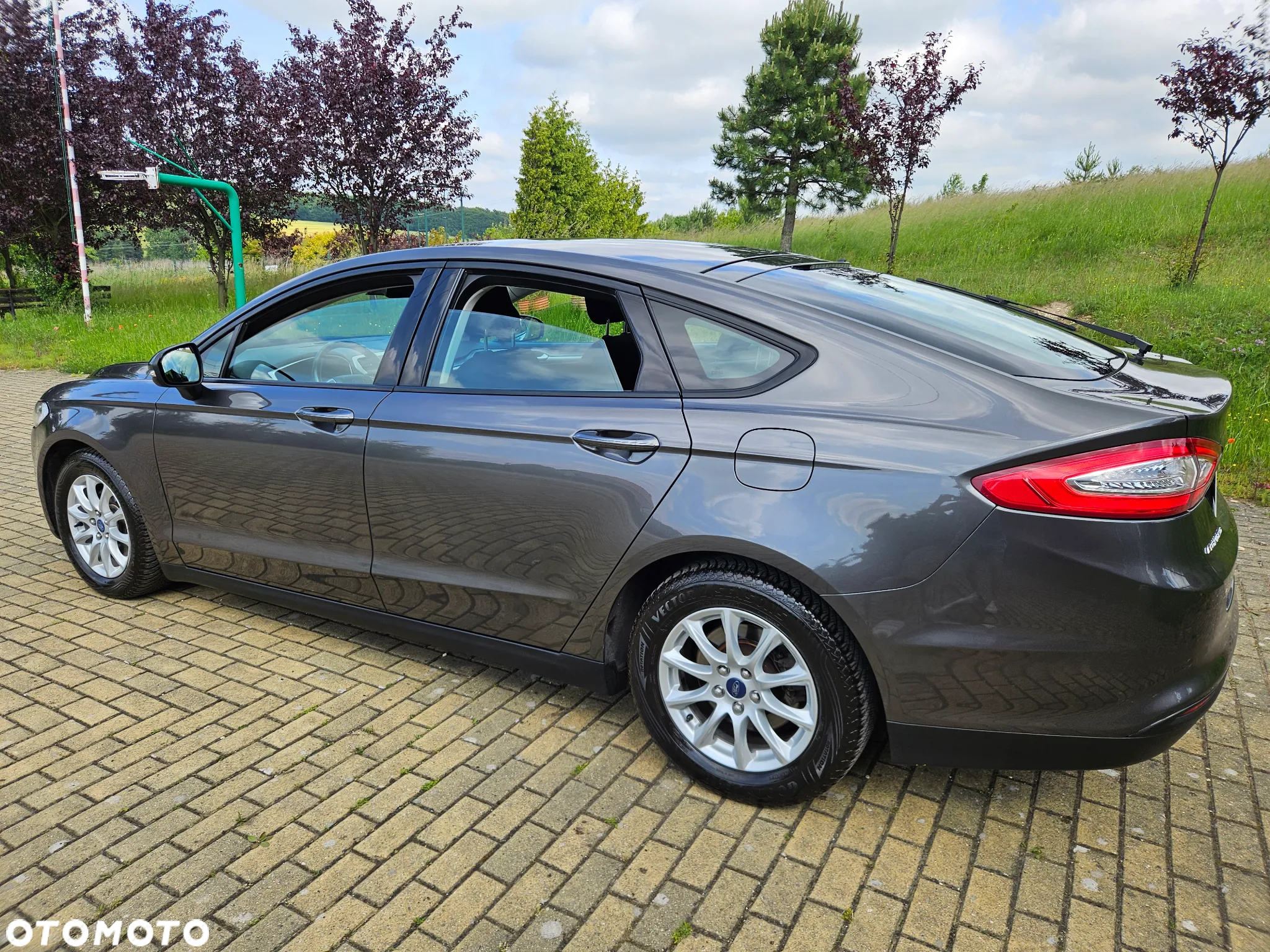 Ford Mondeo 1.5 EcoBoost Trend - 11