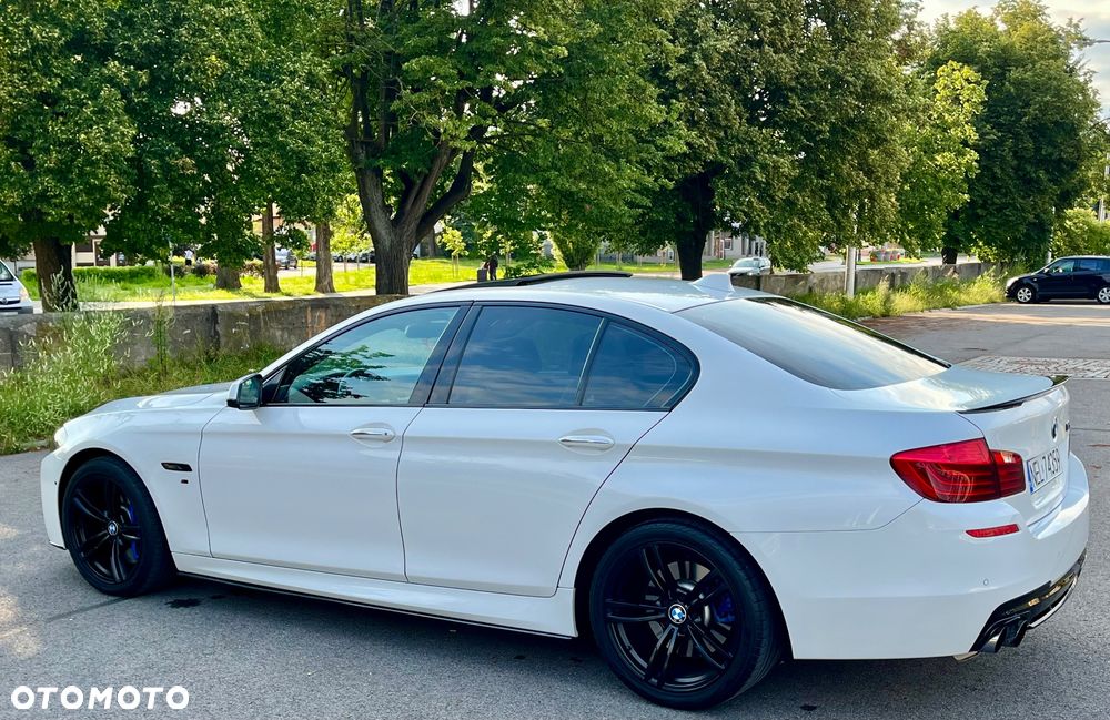 BMW Seria 5 550i xDrive Sport-Aut - 9