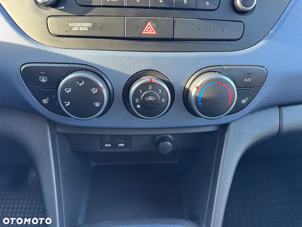 Hyundai i10 1.0 Fifa World Cup Edition - 13