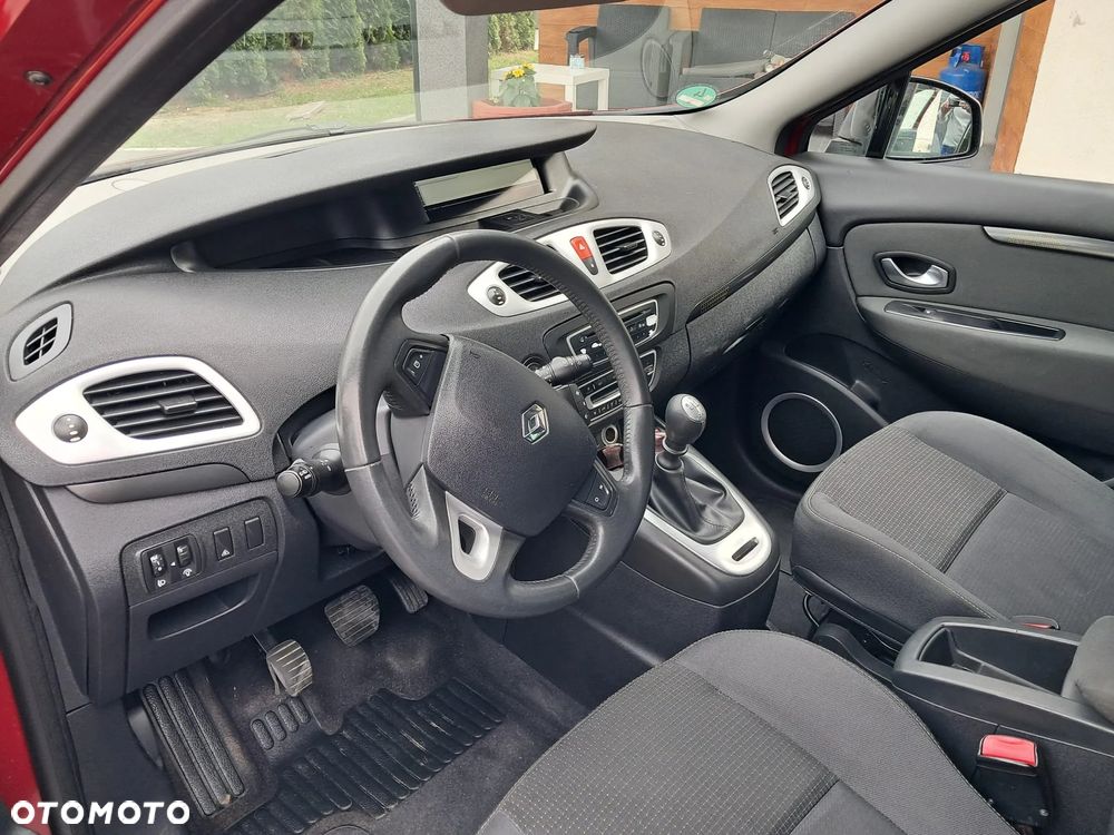 Renault Scenic 1.6 16V 110 Dynamique - 9