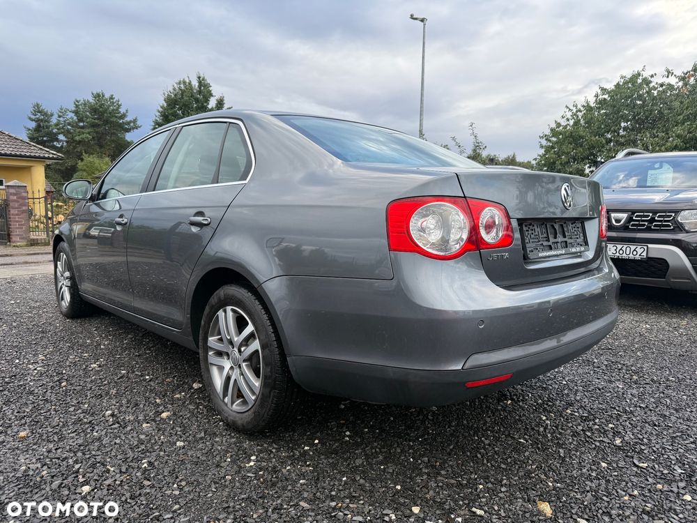 Volkswagen Jetta 1.4 TSI Sportline - 6
