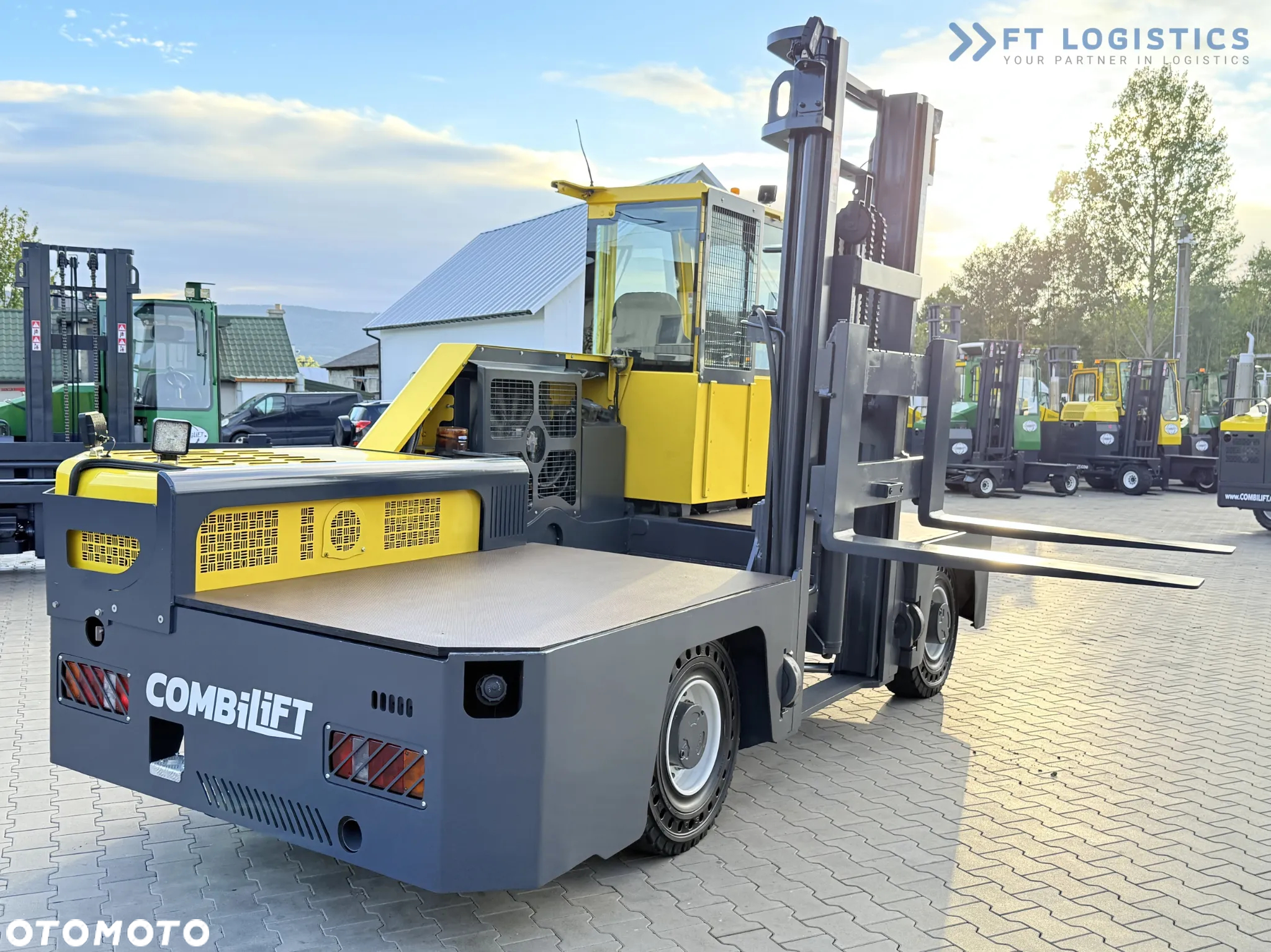 Combilift WÓZEK BOCZNY / C5000FSL / DIESEL / DUPLEX 4100MM /JEDYNE 2573 MOTOGODZIN / PEŁNA KABINA / STAN IDEALNY / NOWE OPONY / Szeroka oferta wózków czterokierunkowych i bocznych, dopasowanych do różnorodnych potrzeb i zastosowań - 18