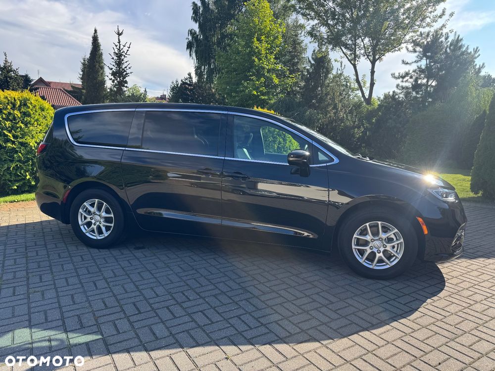 Chrysler Pacifica - 20