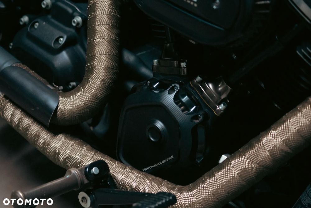 Harley-Davidson Softail Street Bob - 4