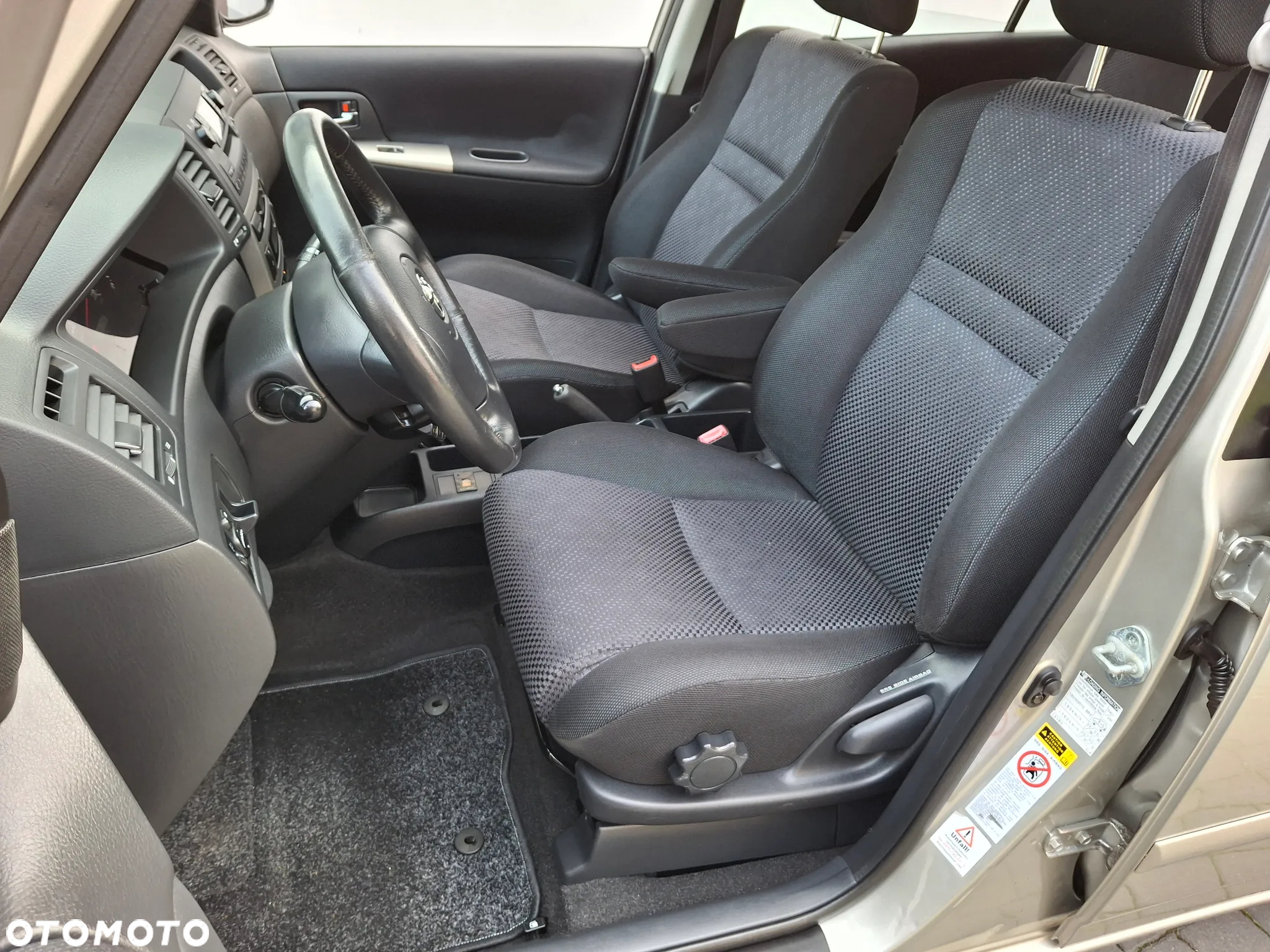 Toyota Corolla Verso 2.0 D-4D Sol - 17