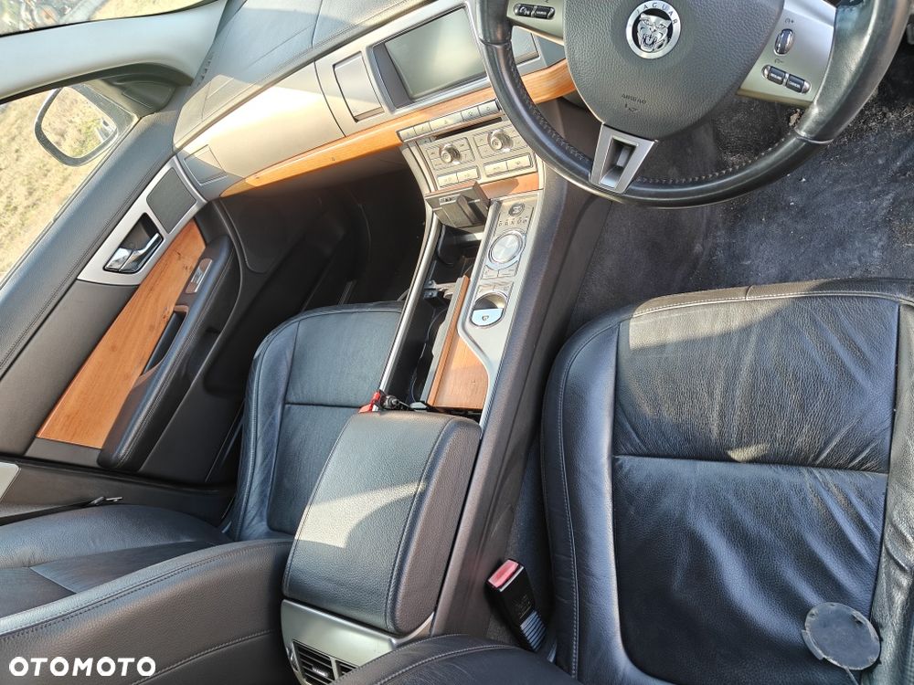 Jaguar XF - 4