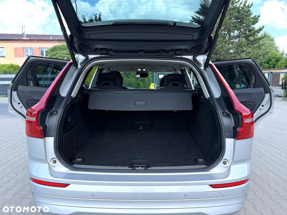 Volvo XC 60 B4 D Geartronic Momentum Pro - 33