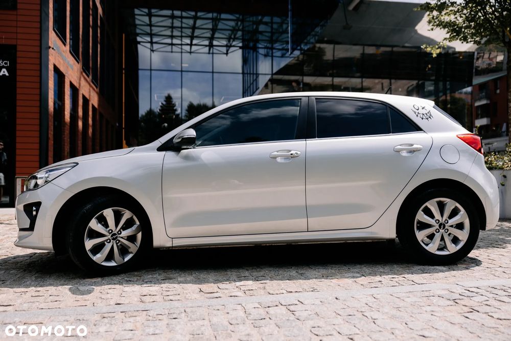 Kia Rio 1.2 L Business Line - 30
